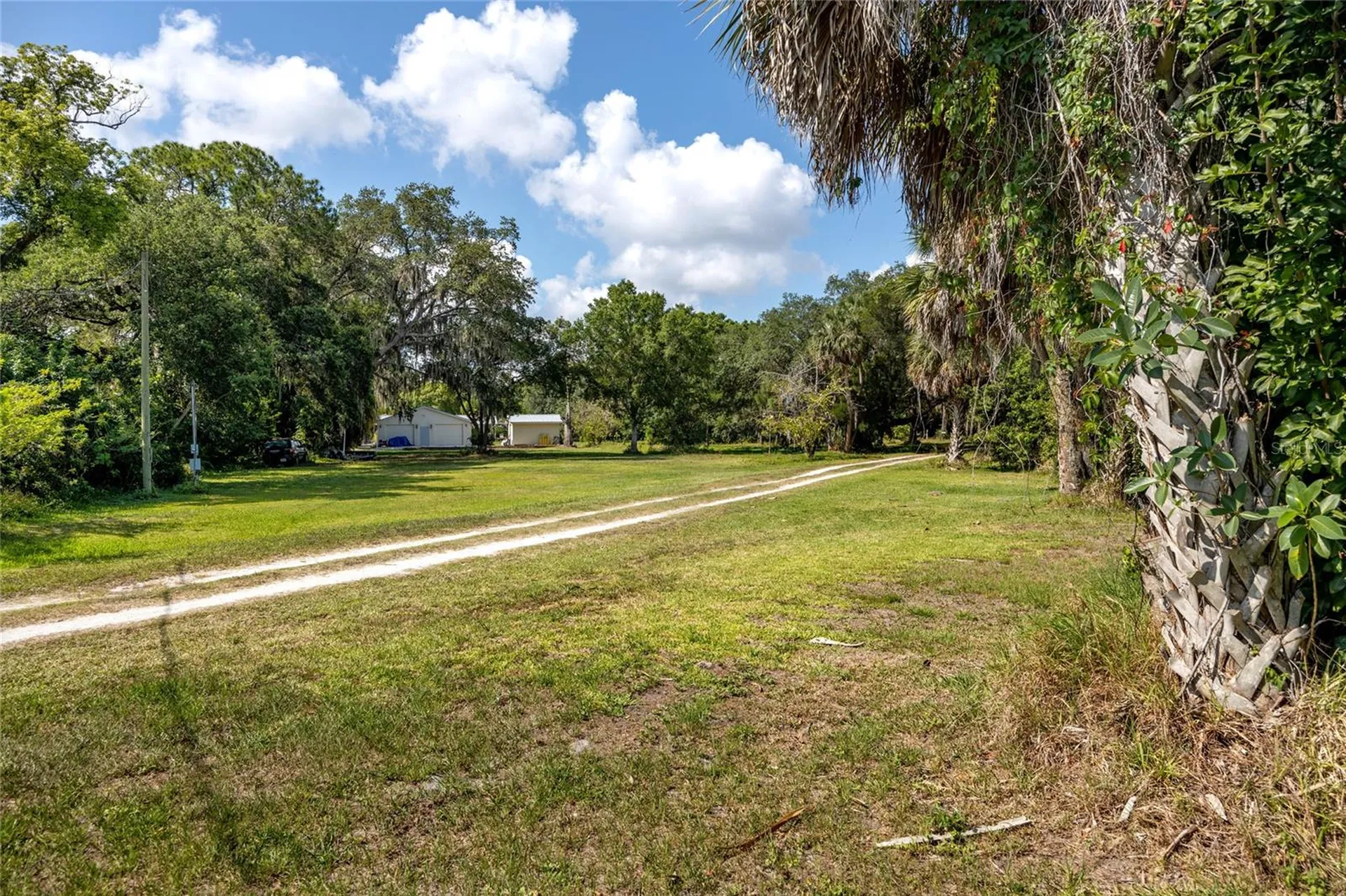 102 Dickman Drive SW Ruskin FL 33570