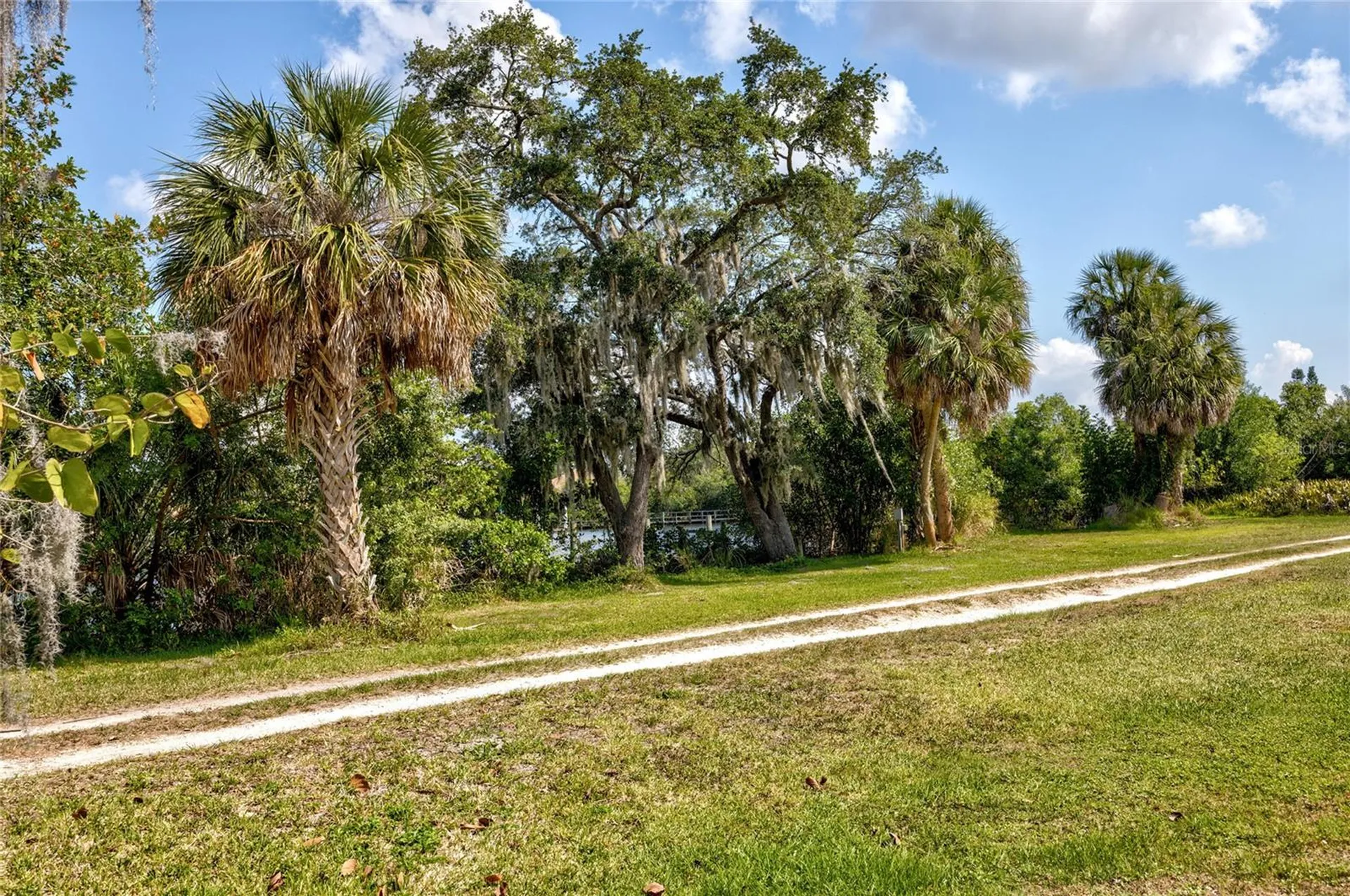 102 Dickman Drive SW Ruskin FL 33570