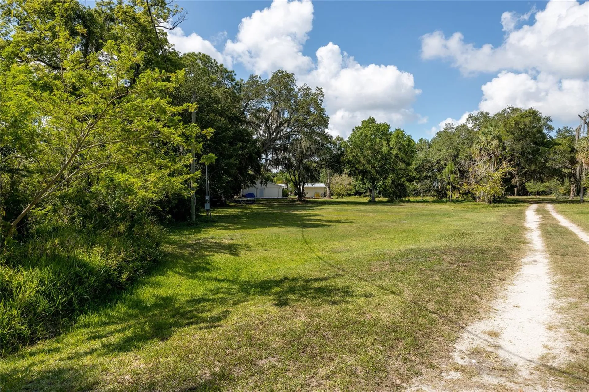 102 Dickman Drive SW Ruskin FL 33570