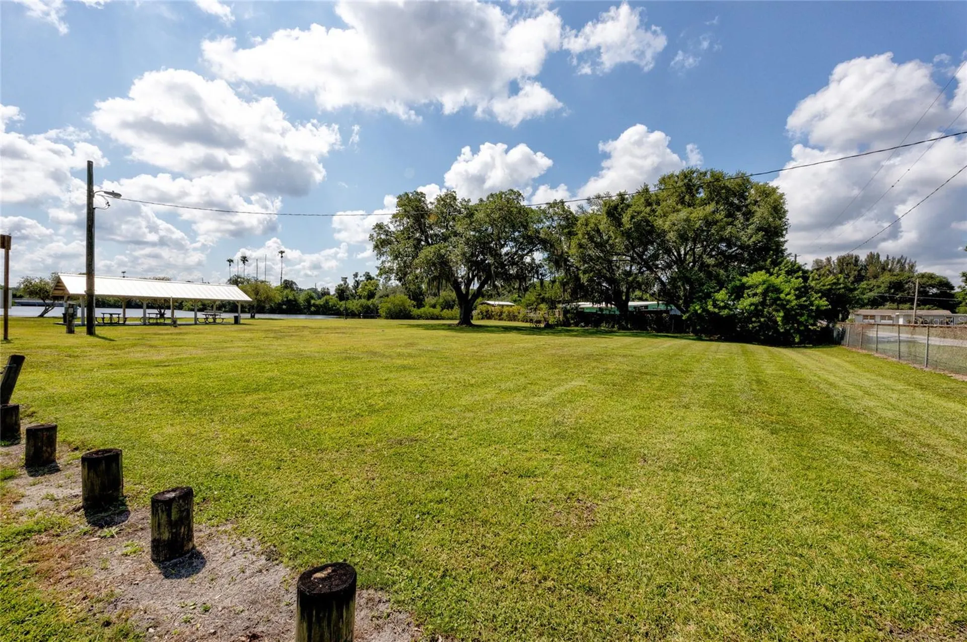 102 Dickman Drive SW Ruskin FL 33570