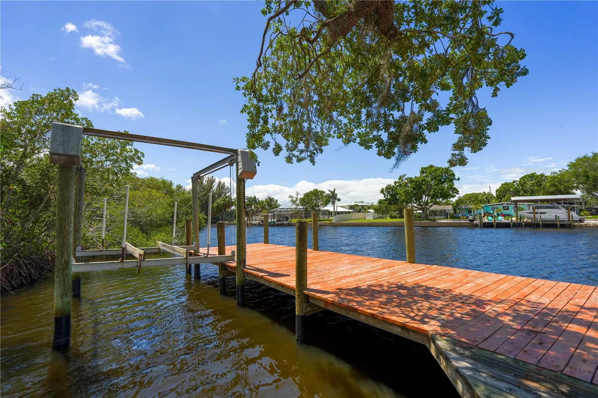 102 Dickman Drive SW Ruskin FL 33570