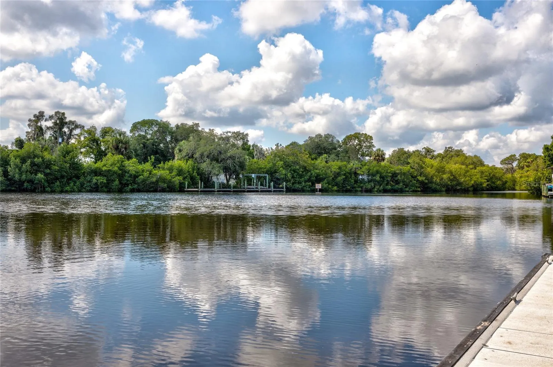 102 Dickman Drive SW Ruskin FL 33570