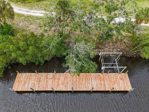 102 Dickman Drive SW Ruskin FL 33570