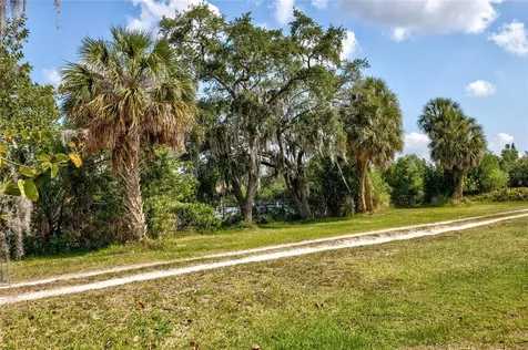102 Dickman Drive SW Ruskin FL 33570