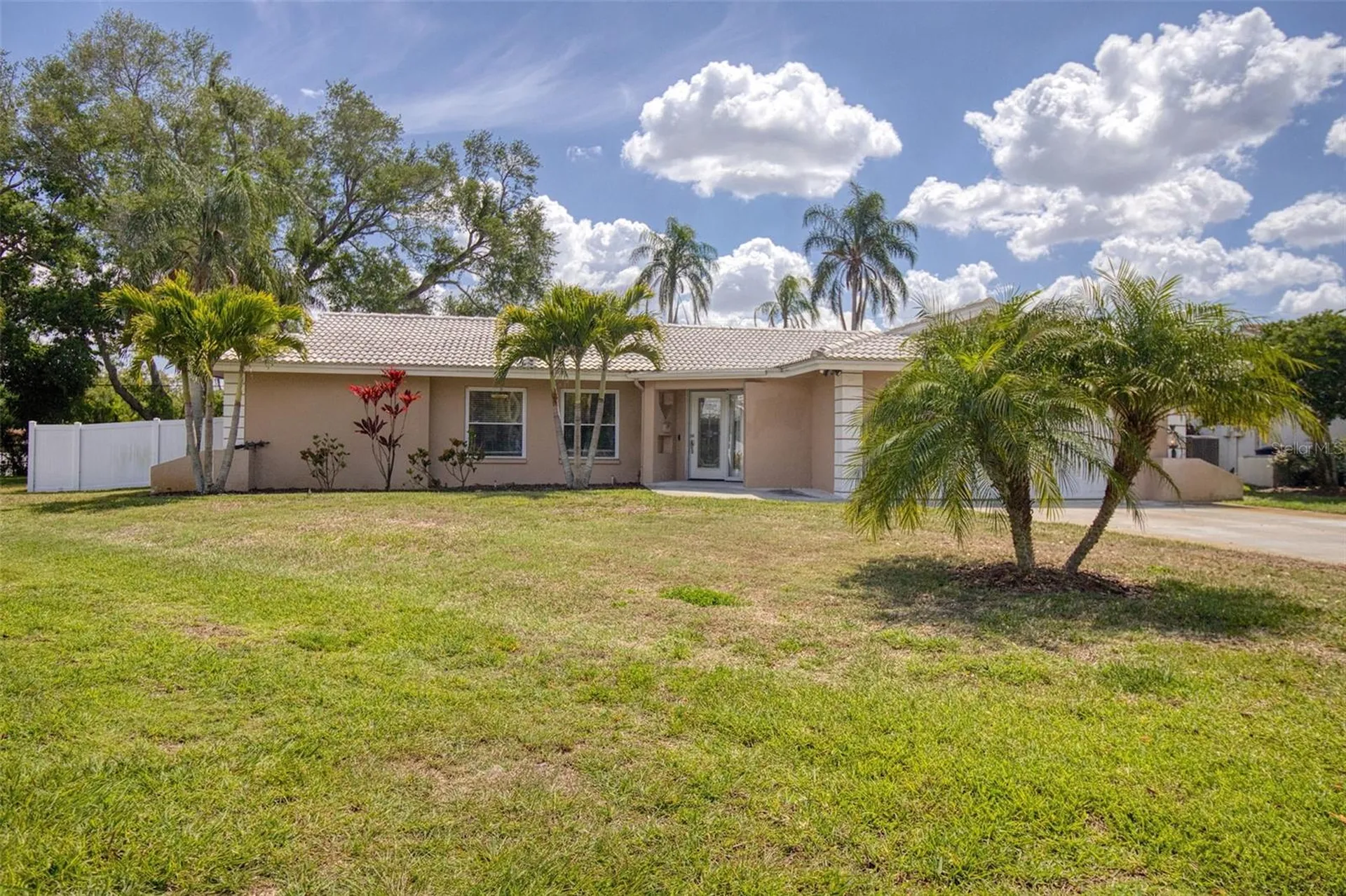 2315 Minneola Road Clearwater FL 33764