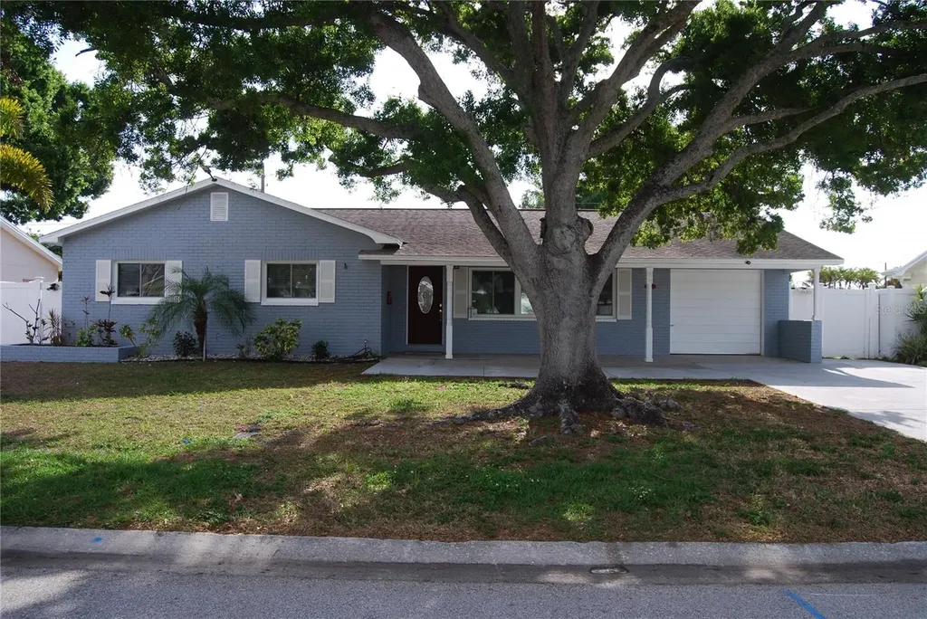 2851 67th Street N St Petersburg FL 33710