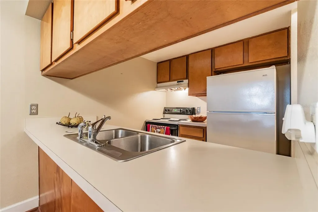4875 W Mcelroy Avenue Tampa FL 33611