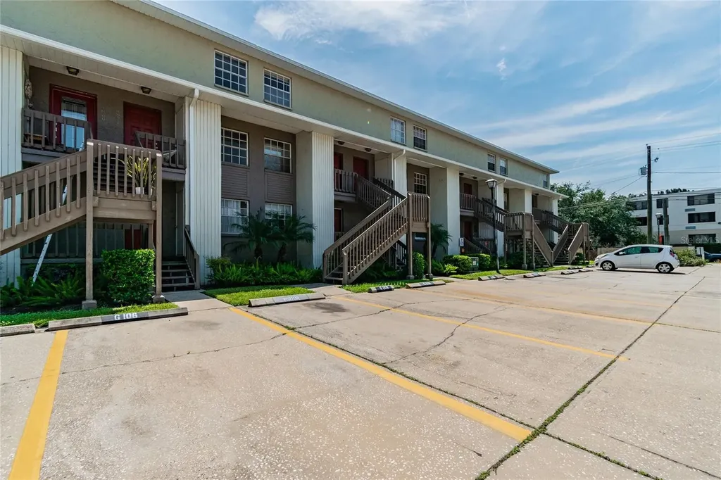 4875 W Mcelroy Avenue Tampa FL 33611