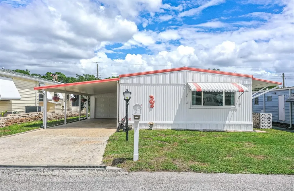 1818 Blue Lake Drive Lakeland FL 33801