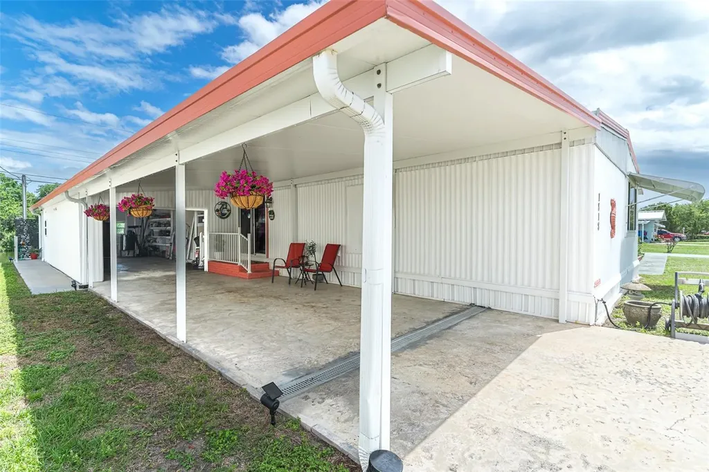 1818 Blue Lake Drive Lakeland FL 33801