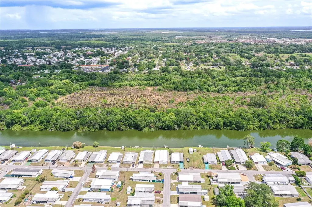 1818 Blue Lake Drive Lakeland FL 33801