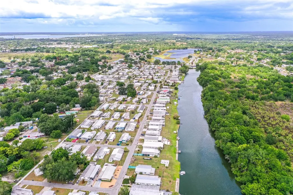 1818 Blue Lake Drive Lakeland FL 33801