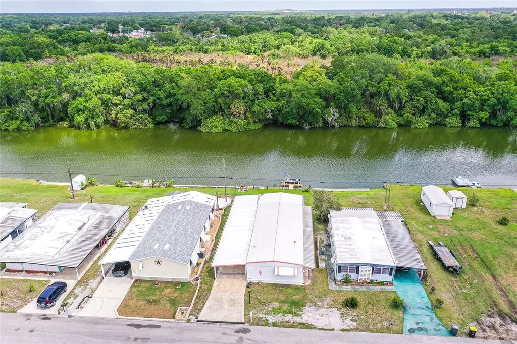 1818 Blue Lake Drive Lakeland FL 33801