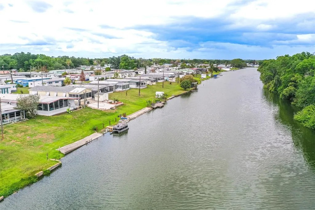 1818 Blue Lake Drive Lakeland FL 33801