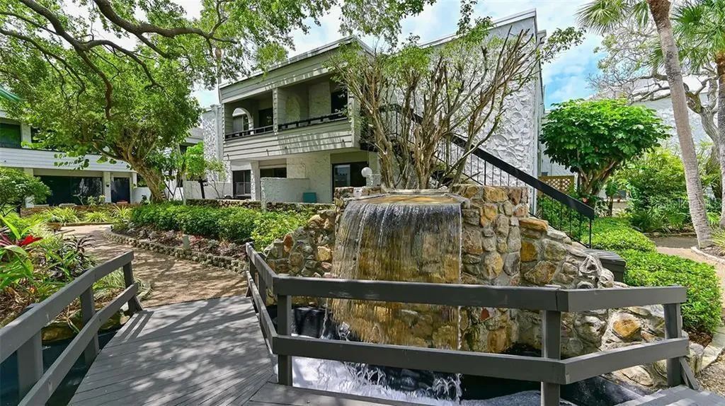 1555 Tarpon Center Drive Venice FL 34285