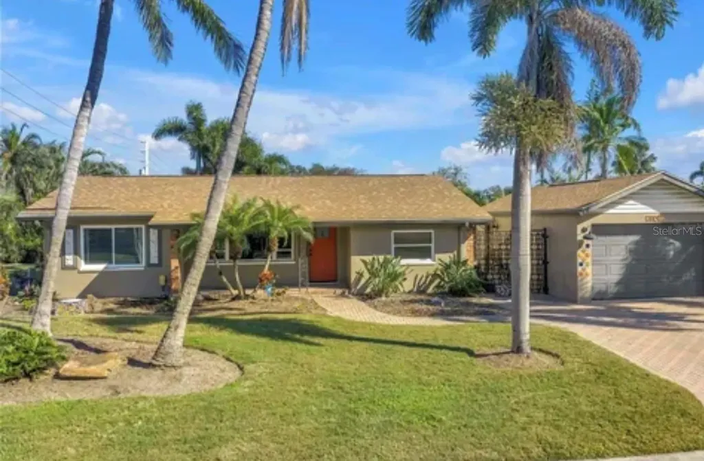 7898 Causeway Boulevard N St Petersburg FL 33707
