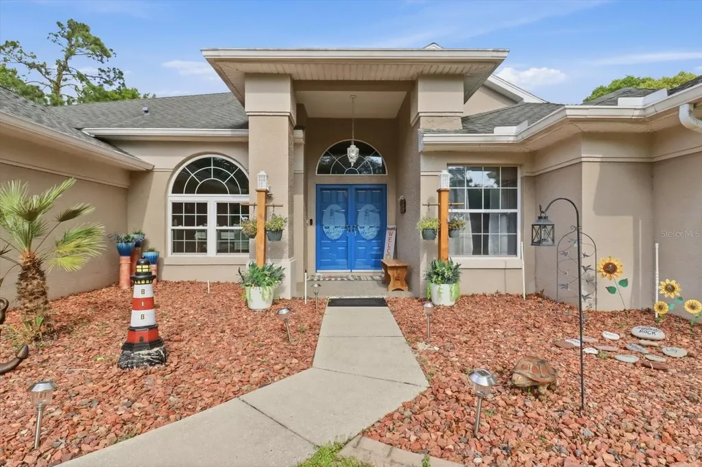 30 Pine Street Homosassa FL 34446