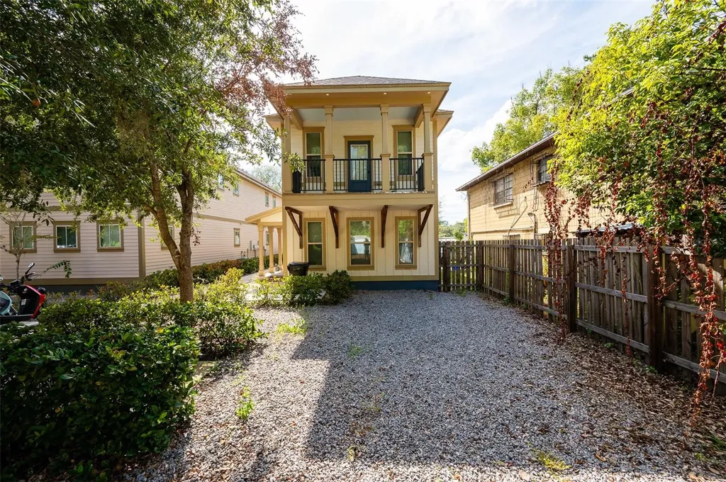 717 NW 10th Street Gainesville FL 32601