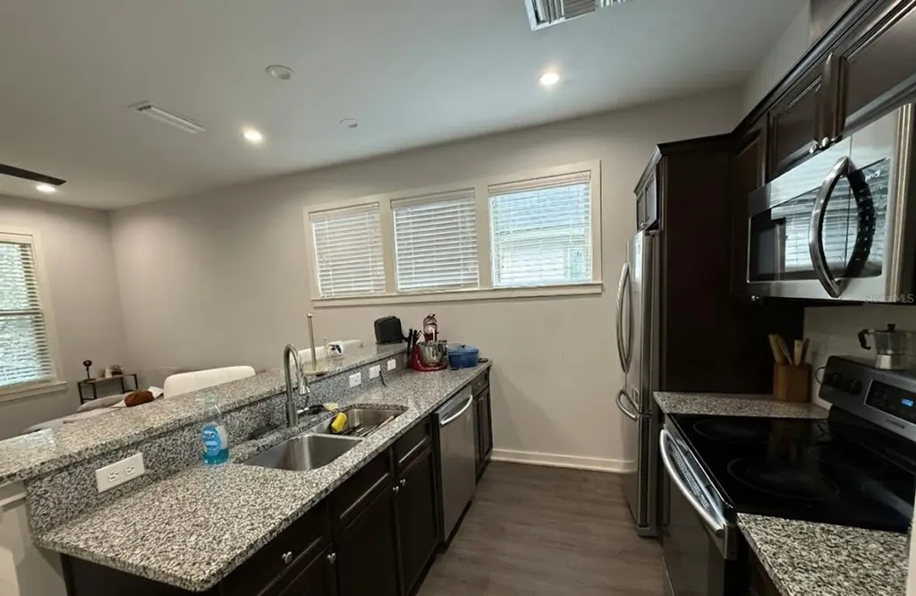 717 NW 10th Street Gainesville FL 32601