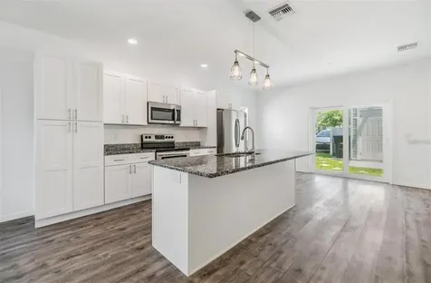 1264 Pierce Street Clearwater FL 33756