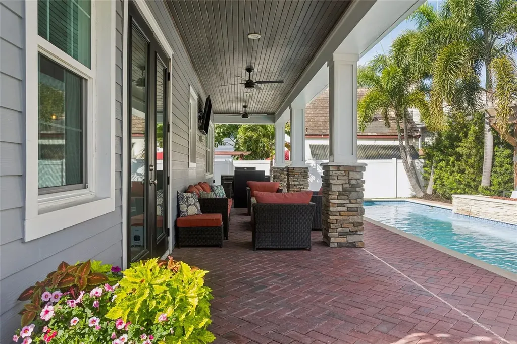 2509 W Palm Drive Tampa FL 33629