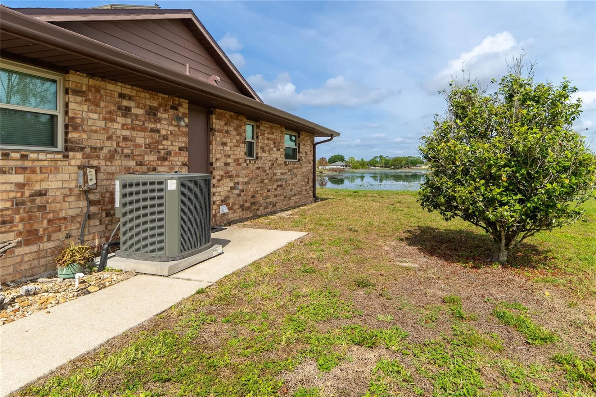 1020 Avis Lane Deltona FL 32738