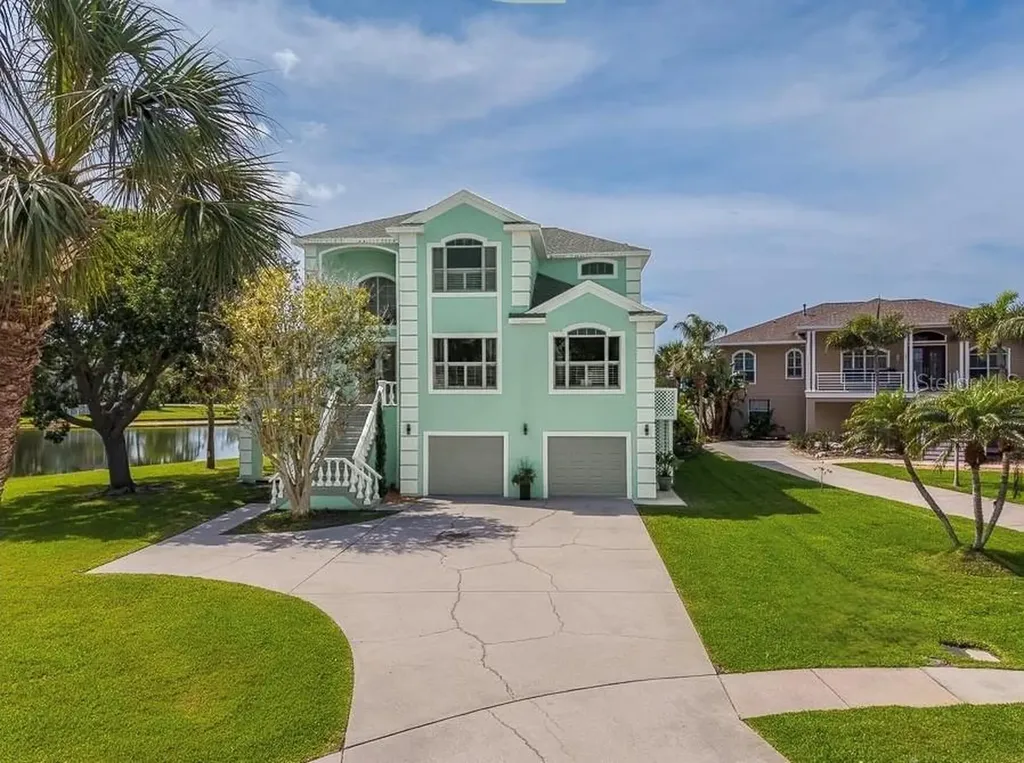 2106 Pelican Court Tarpon Springs FL 34689
