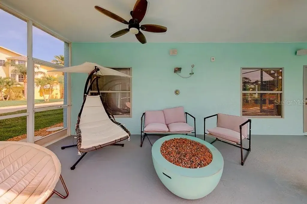 2106 Pelican Court Tarpon Springs FL 34689