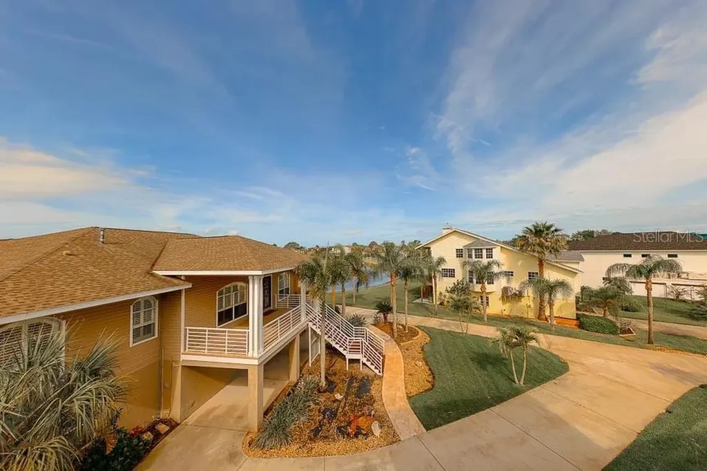 2106 Pelican Court Tarpon Springs FL 34689
