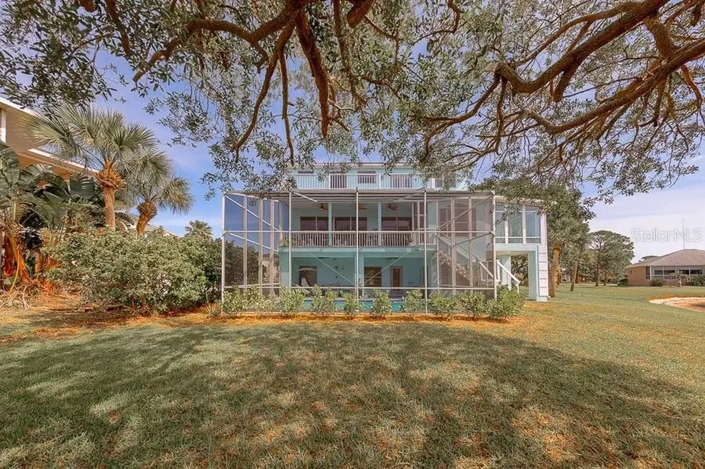2106 Pelican Court Tarpon Springs FL 34689