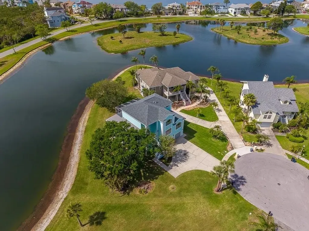 2106 Pelican Court Tarpon Springs FL 34689