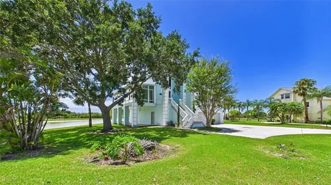 2106 Pelican Court Tarpon Springs FL 34689