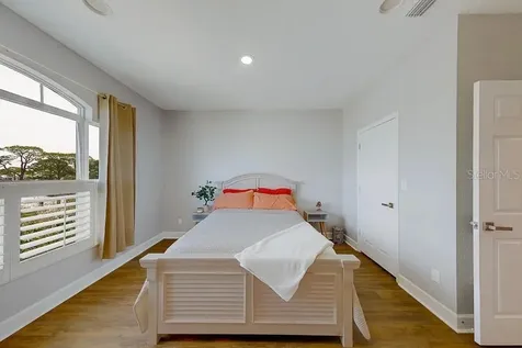 2106 Pelican Court Tarpon Springs FL 34689