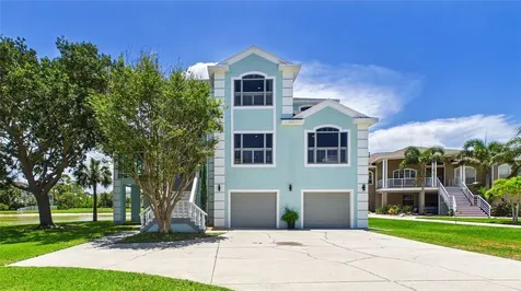 2106 Pelican Court Tarpon Springs FL 34689