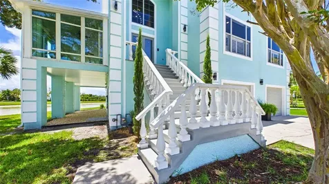 2106 Pelican Court Tarpon Springs FL 34689