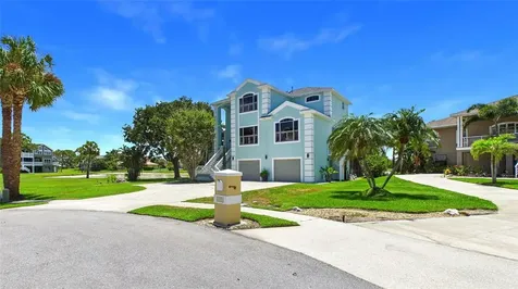2106 Pelican Court Tarpon Springs FL 34689