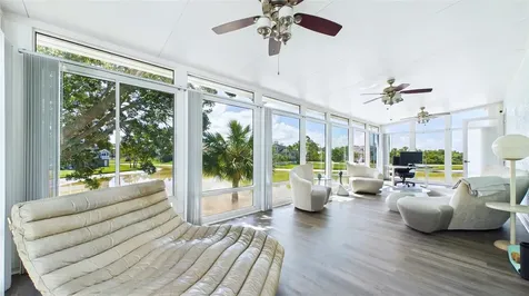 2106 Pelican Court Tarpon Springs FL 34689