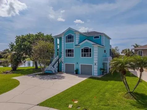 2106 Pelican Court Tarpon Springs FL 34689