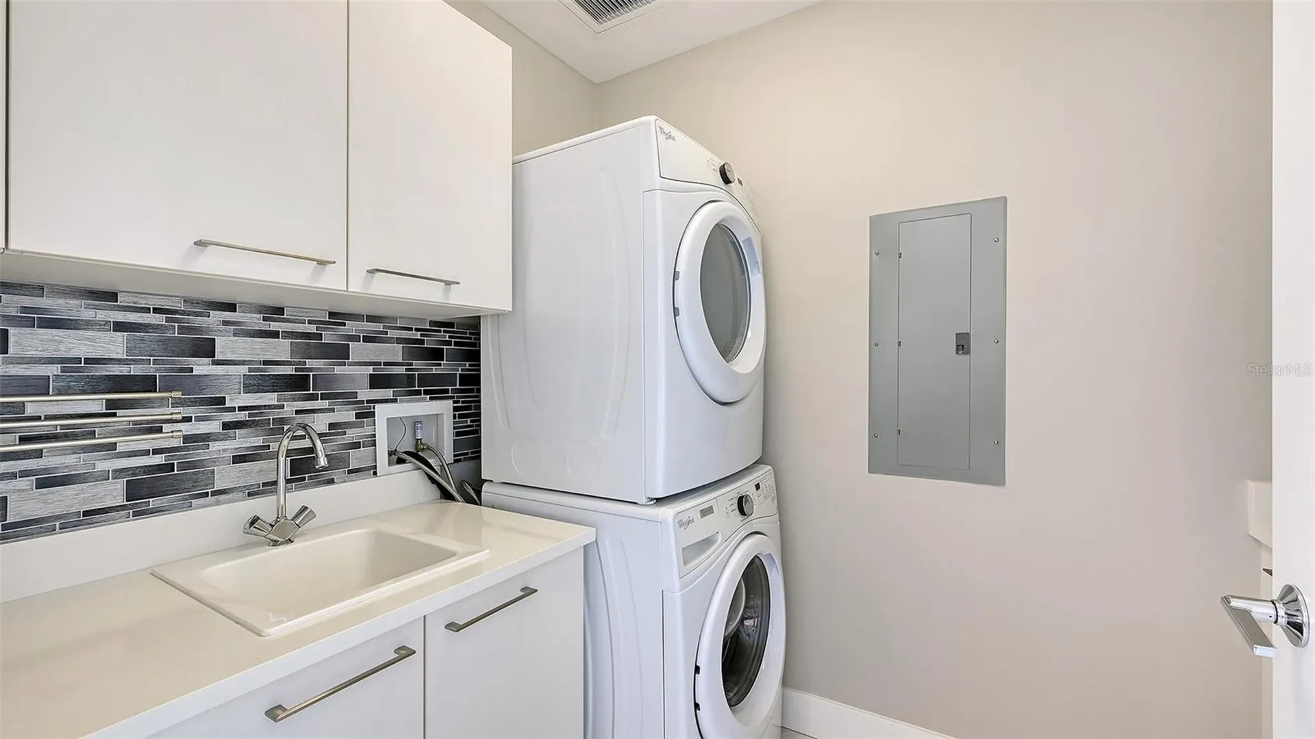 1155 N Gulfstream Avenue Sarasota FL 34236