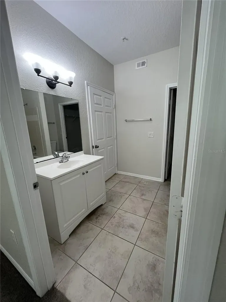 5957 Westgate Drive Orlando FL 32835