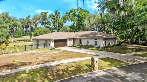 135 Country Club Lane Mulberry FL 33860