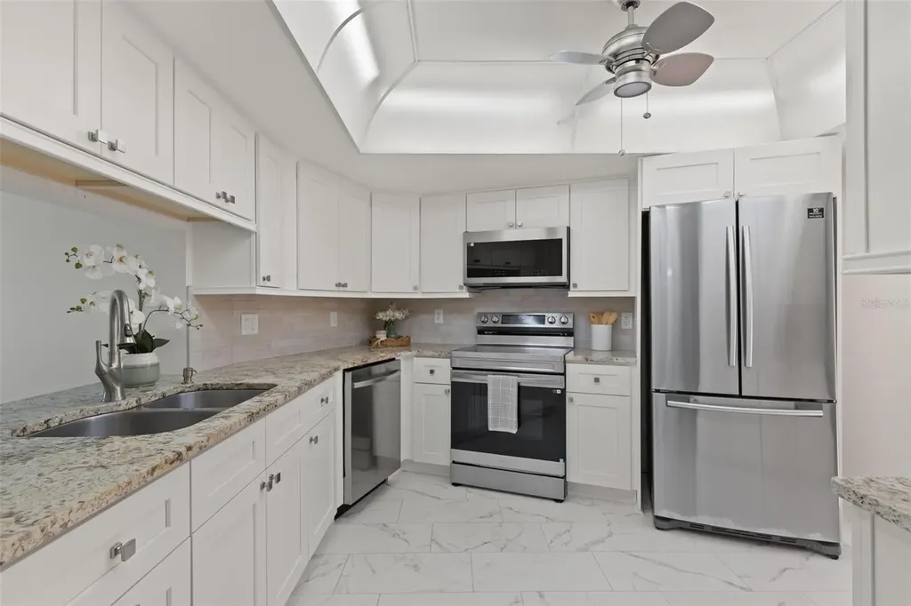 7540 Sunshine Skyway Lane S St Petersburg FL 33711