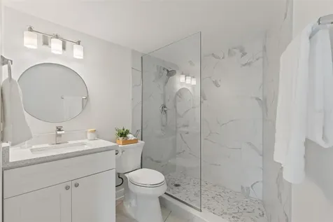 7540 Sunshine Skyway Lane S St Petersburg FL 33711