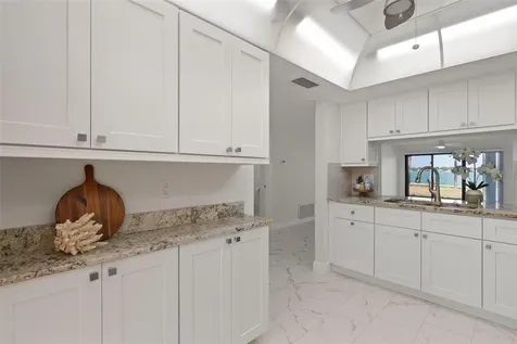 7540 Sunshine Skyway Lane S St Petersburg FL 33711