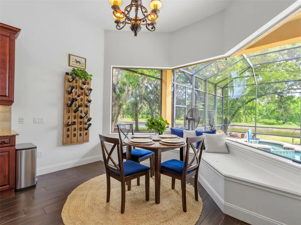 6121 Avocetridge Drive Lithia FL 33547