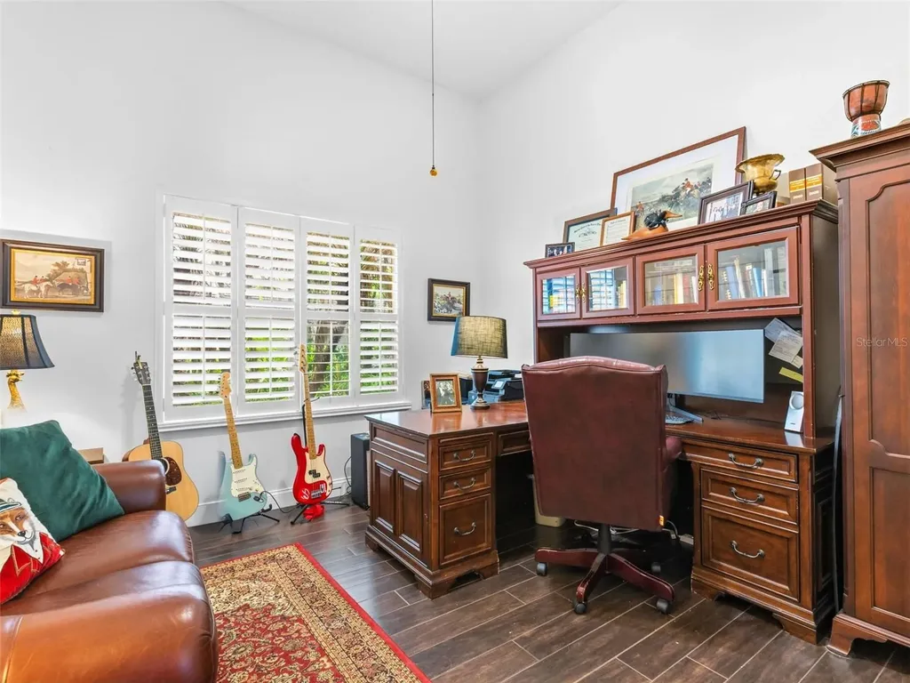 6121 Avocetridge Drive Lithia FL 33547