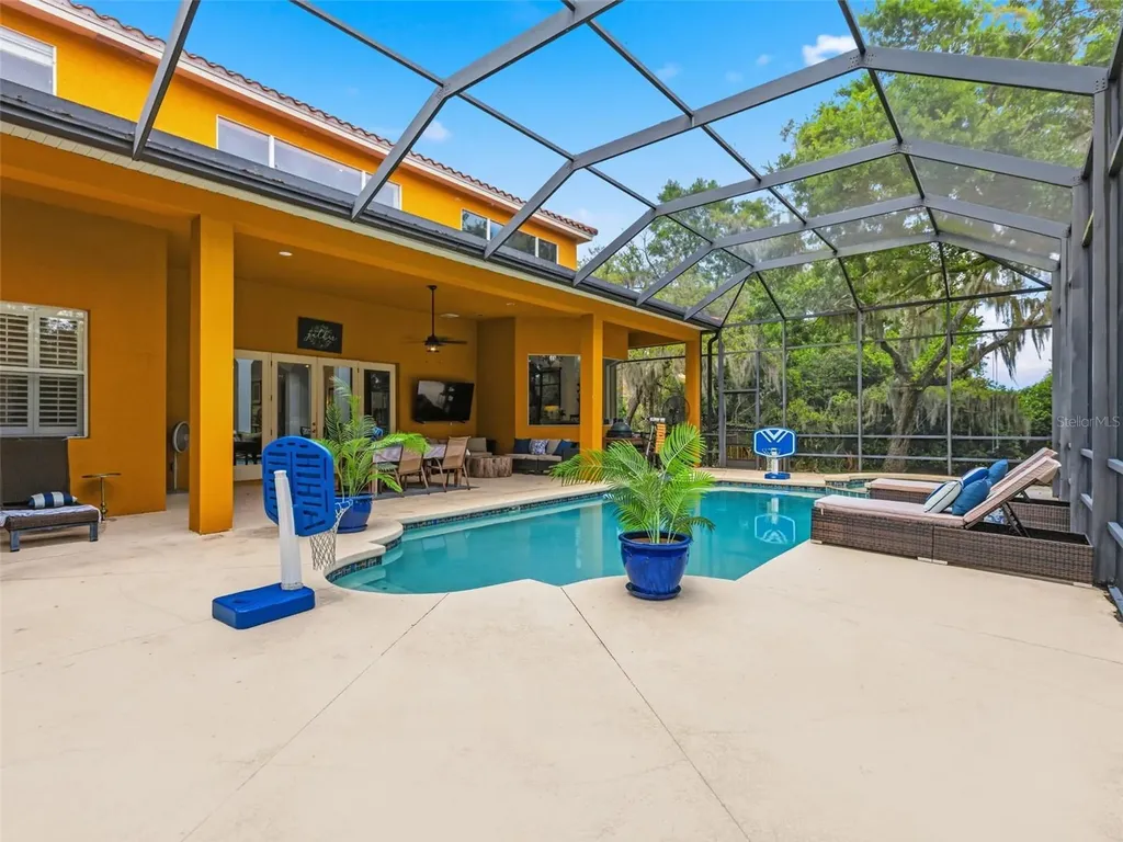 6121 Avocetridge Drive Lithia FL 33547