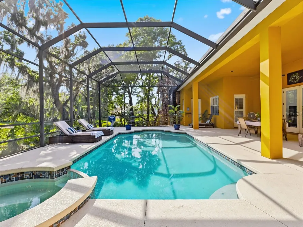 6121 Avocetridge Drive Lithia FL 33547