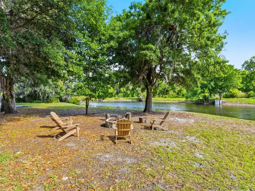 6121 Avocetridge Drive Lithia FL 33547