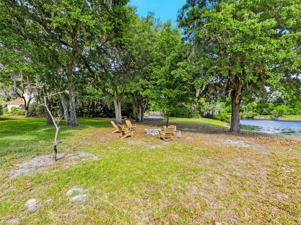 6121 Avocetridge Drive Lithia FL 33547